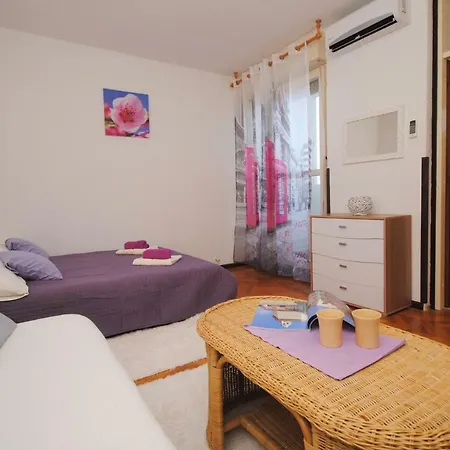 Apartment Tina *