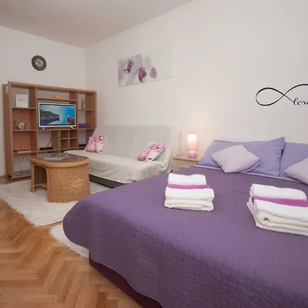 Tina Apartment *