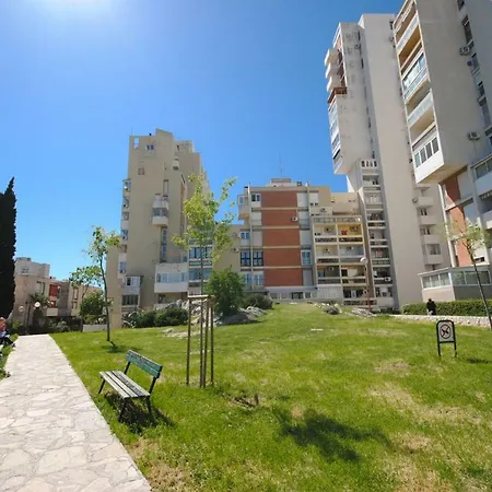 Tina Apartment Split